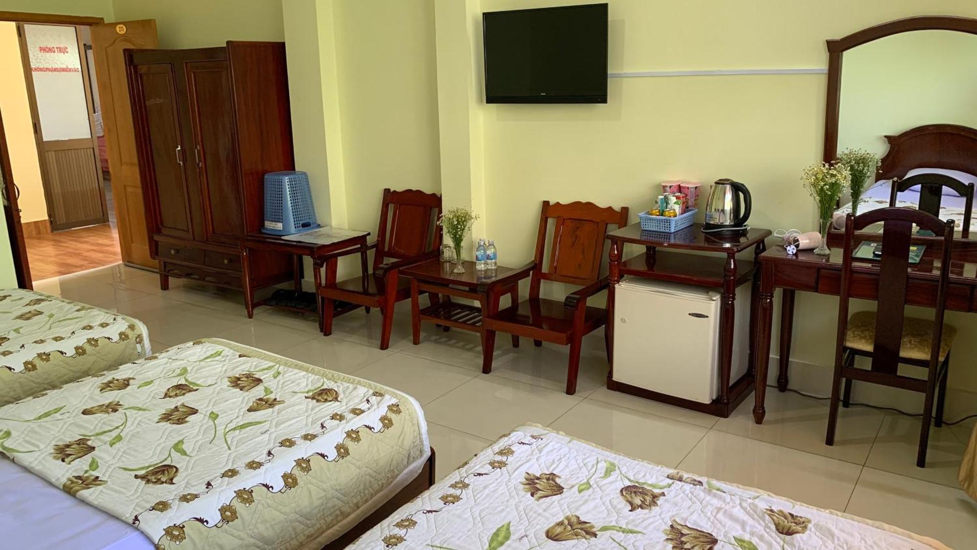 Hung Vuong Hotel Ben Tre Exterior photo
