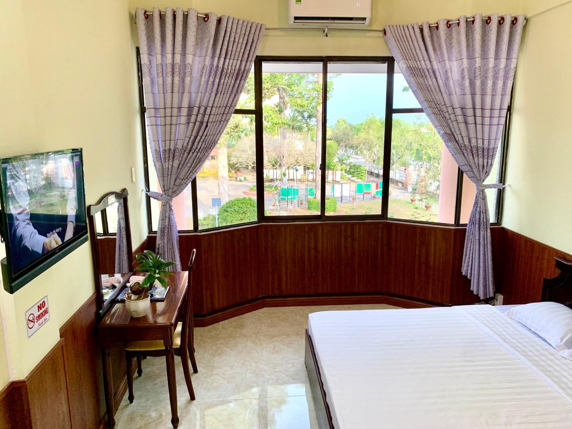 Hung Vuong Hotel Ben Tre Exterior photo