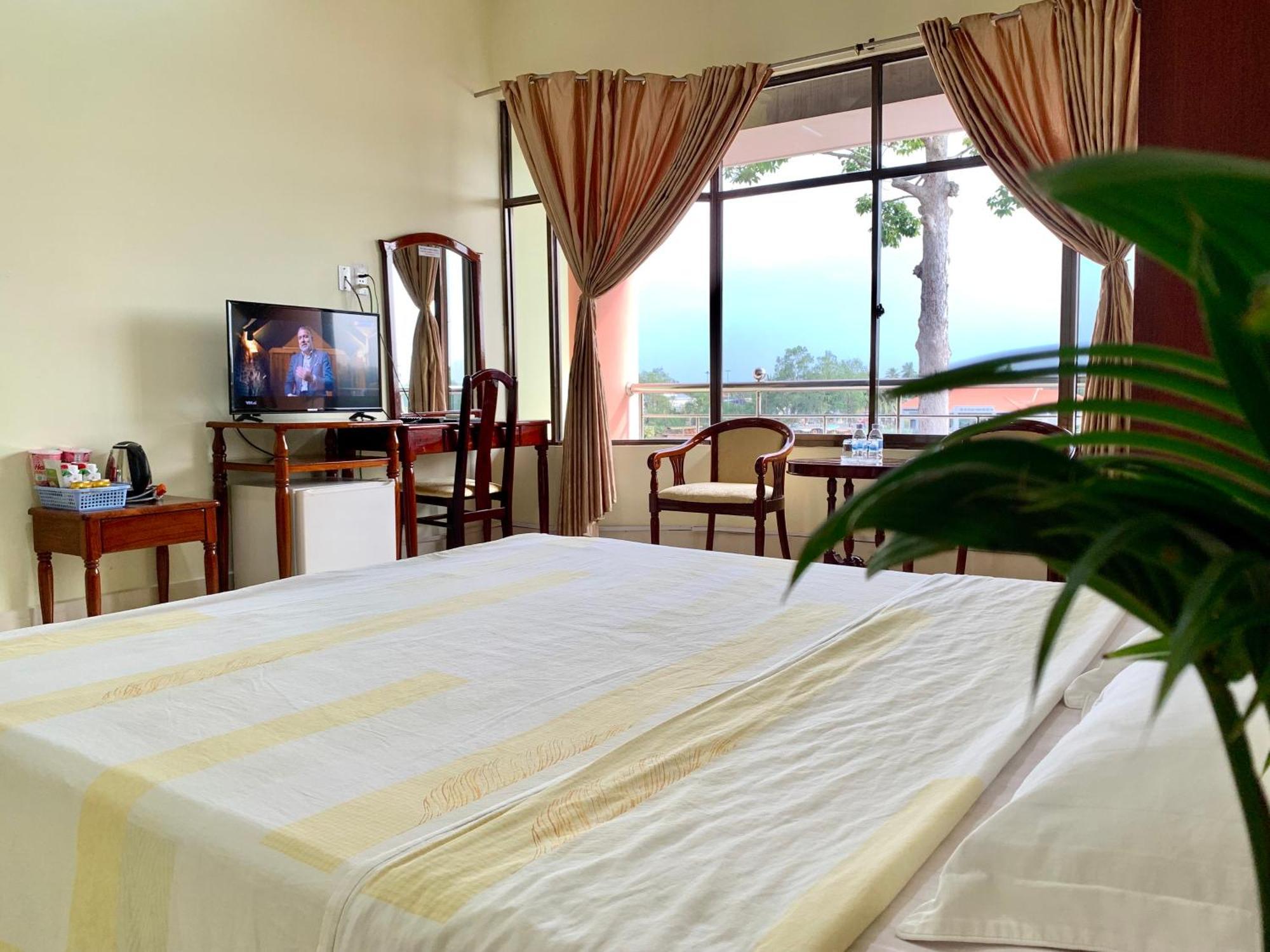 Hung Vuong Hotel Ben Tre Exterior photo