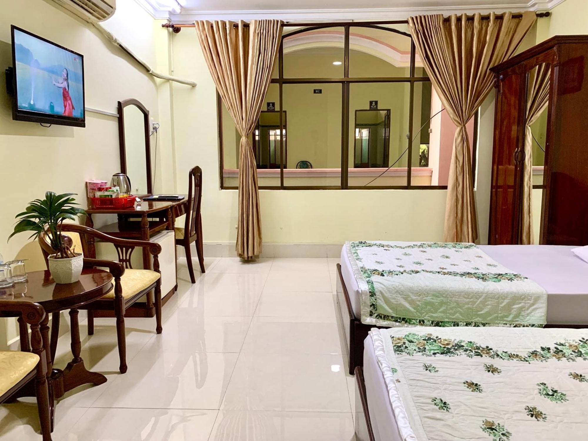 Hung Vuong Hotel Ben Tre Exterior photo