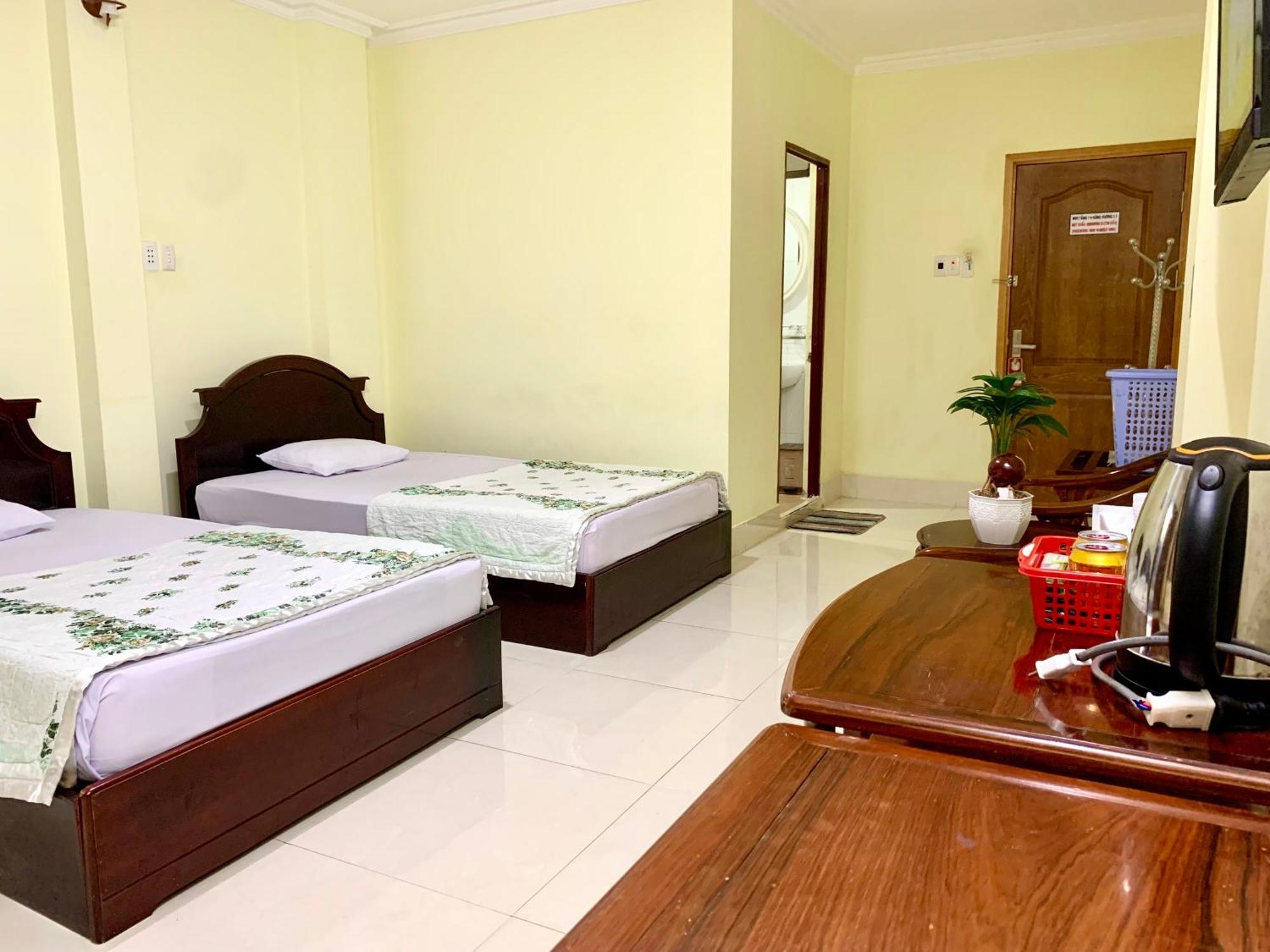 Hung Vuong Hotel Ben Tre Exterior photo